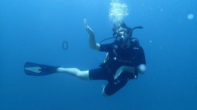 逃离神秘海底世界