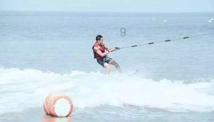央视网消息：河北高标准农田3000亩麦田将统一施工